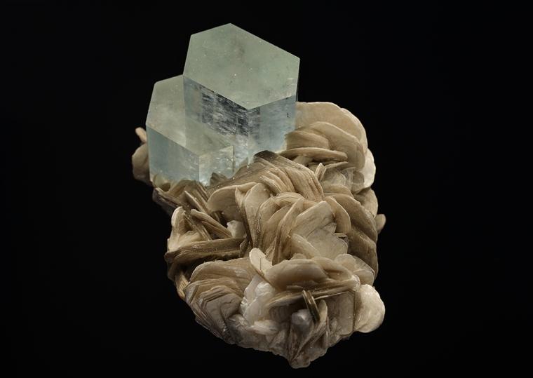 BERYL var. Aquamarine on MUSCOVITE